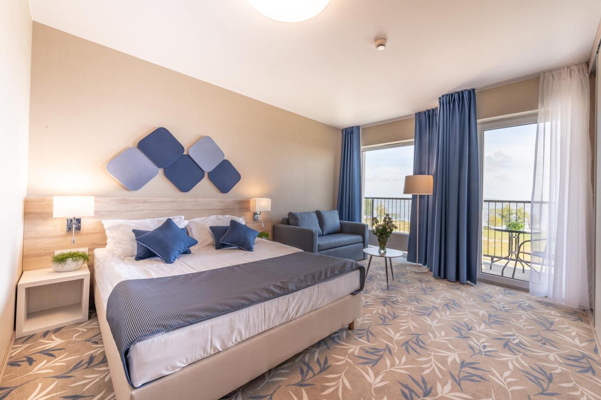 Blue Marine Mielno Aparthotel Миелно Екстериор снимка