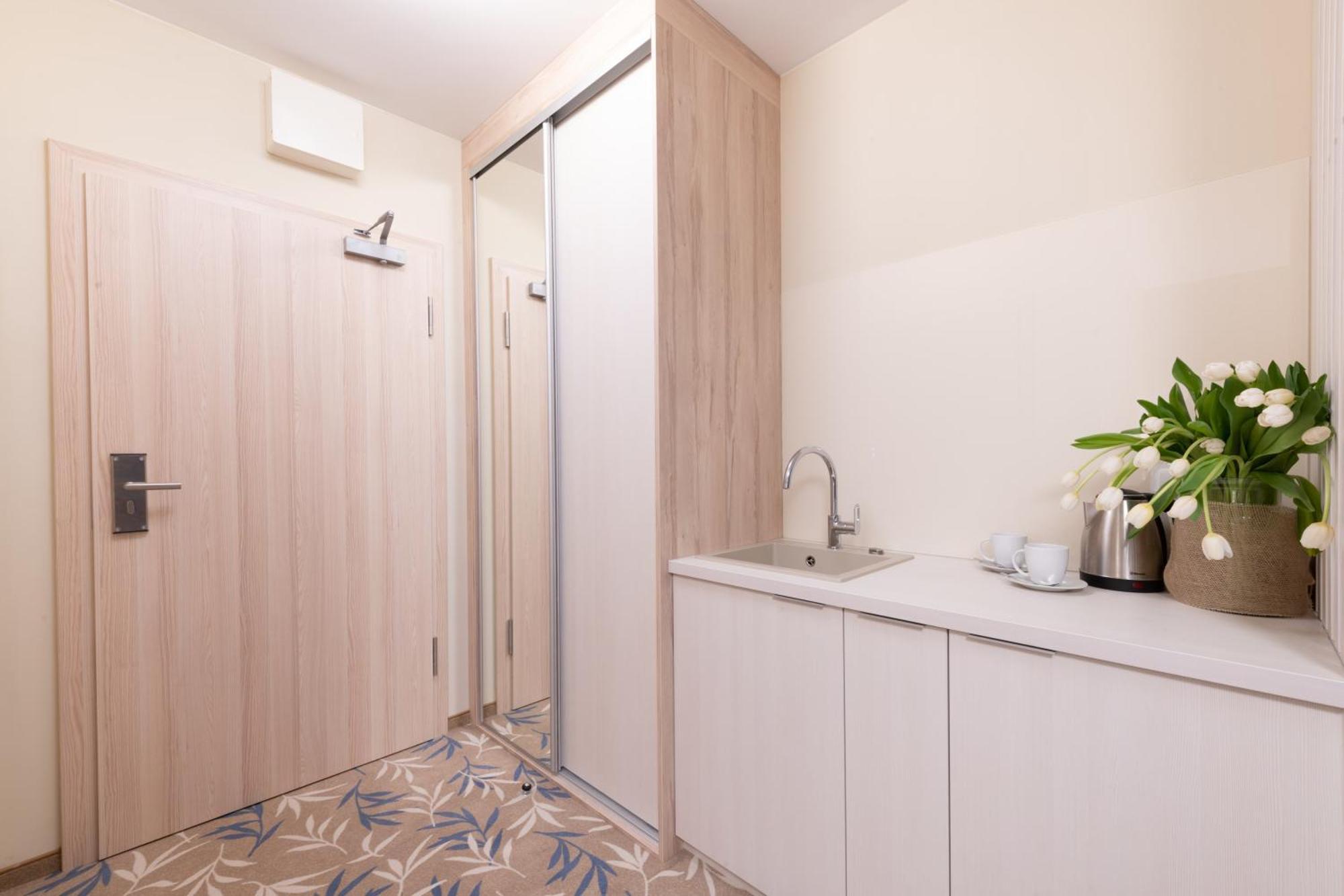 Blue Marine Mielno Aparthotel Миелно Екстериор снимка