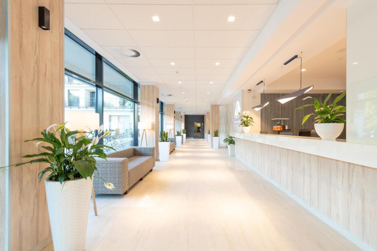 Blue Marine Mielno Aparthotel Миелно Екстериор снимка