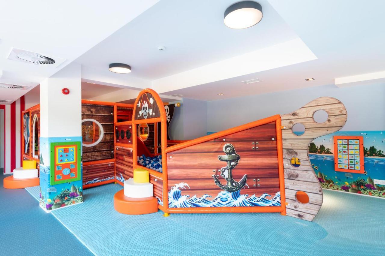 Blue Marine Mielno Aparthotel Миелно Екстериор снимка